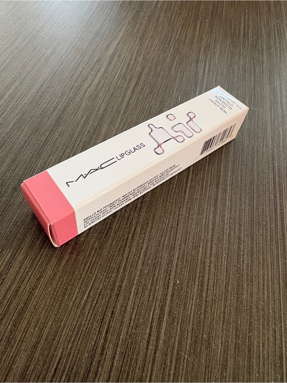 MAC Lipglass Air Snobbish - Picture 7 of 10